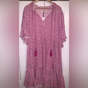 Dani Marie short sleeve midi dress w/pink & white abstract pattern & tassel ties